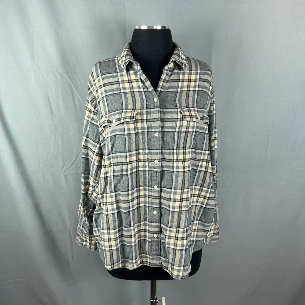 Old Navy The Boyfriend Shirt Womens Medium Multicolor Plaid Flannel Button Up